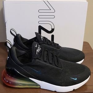 Nike Max 270